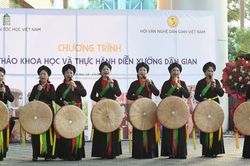 Làm gì để 'tiếp sức' cho nghệ nhân thực hành di sản?