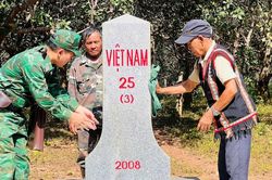 'Cột mốc sống' góp phần bảo vệ vững chắc chủ quyền, an ninh biên giới