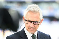 Lineker đổi quan điểm: Mbeumo ghi 5 bàn cho Man Utd
