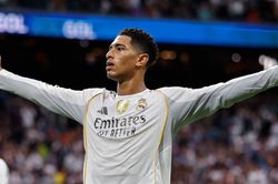 Real Madrid 2-1 Barcelona: Lamine Yamal mờ nhạt ở Bernabeu