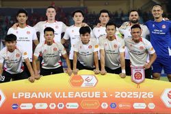CA TPHCM thua 0-1 trước CAHN dù chơi hơn người tại Hàng Đẫy