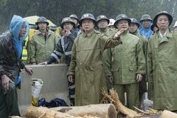 Phó Thủ tướng Trần Hồng Hà kiểm tra trên tuyến cao tốc La Sơn - Hòa Liên