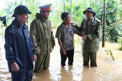 Quảng Ngãi gồng mình ứng phó với ngập úng, lở núi