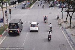 Sau gần 2 tháng, camera AI phát hiện hơn 7.000 người vượt đèn đỏ ở Hà Nội