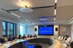 Tăng trưởng dẫn đầu ASEAN, nợ công thấp kỷ lục, Việt Nam ghi điểm trước nhà đầu tư quốc tế tại London