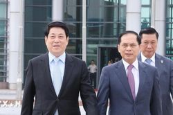 Chủ tịch nước Lương Cường rời Hà Nội, lên đường dự Tuần lễ Cấp cao APEC 32