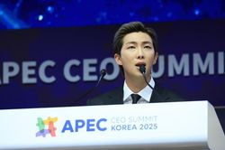 RM BTS phát biểu tại diễn đàn CEO APEC 2025: Kêu gọi các nhà lãnh đạo thế giới ủng hộ văn hóa và sáng tạo