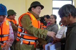 Phó Thủ tướng Mai Văn Chính thăm hỏi, động viên người dân vùng lũ Quảng Trị
