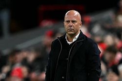 Liverpool thua Palace 0-3, Slot bảo vệ xoay tua 10 vị trí