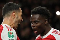 Arsenal 2-0 Brighton: Nwaneri mở khóa, Saka ấn định