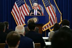 Fed hạ lãi suất nhưng ông Powell 'ngập ngừng' về cuộc họp tháng 12