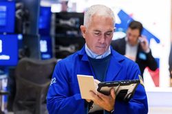Chứng khoán Mỹ đuối sức sau cuộc họp Fed, giá dầu tăng nhờ lạc quan về thương mại