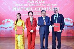 Quỹ học bổng Tiên phong mở ra hành trình kết nối những ước mơ Việt Nam