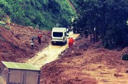 Nguy cơ sạt lở và tái ách tắc giao thông vẫn rất cao tại đèo Lò Xo