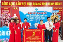 Hội Liên hiệp Phụ nữ xã Vĩnh Tuy giúp 55 hộ thoát nghèo
