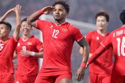 HLV Kim Sang Sik gọi Xuân Son lên đội tuyển Việt Nam