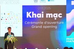 Hà Nội khai mạc Liên hoan Nhiếp ảnh quốc tế Photo Hanoi'25