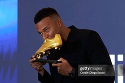 Bị VAR từ chối bàn thắng, CAHN vẫn đánh bại PVF-CAND; Mbappe nhận Chiếc giày vàng
