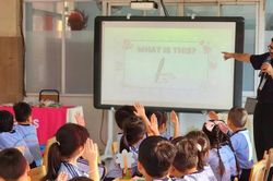 Một giáo viên lo 13 lớp, để đưa tiếng Anh từ lớp 1 là bài toán nan giải