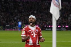 Bayern Munich thắng đậm Leverkusen, vững vàng trên đỉnh Bundesliga
