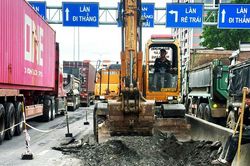 Nhiều ổ gà, ổ voi xuất hiện trên QL14B đoạn qua khu vực nội đô TP Đà Nẵng
