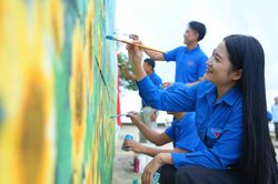 Hồi sinh cảnh đẹp làng biển bằng camera và cọ vẽ