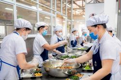 Bộ Y tế ra 'tối hậu thư' với bếp ăn trường học