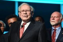 Warren Buffett cảnh báo sai lầm đầu tư dễ mắc phải