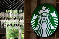 Starbucks 'ngã ngựa' tại xứ tỷ dân