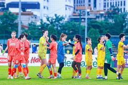 Huỳnh Như lập công, CLB nữ TP.HCM thắng ĐT Việt Nam 2-1