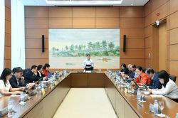 Tranh luận quanh đề xuất rút gọn biểu thuế thu nhập cá nhân từ 7 bậc xuống 5 bậc