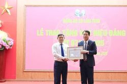 Đảng bộ xã Lâm Thao trao tặng Huy hiệu Đảng đợt 7/11/2025