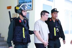 Bắt chồng ca sĩ Đoàn Di Băng: Thu giữ nhiều máy móc sản xuất kem chống nắng giả