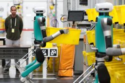Amazon thay thế nửa triệu việc làm bằng robot khiến thị trường lao động Mỹ chao đảo