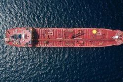 Lượng dầu dự trữ tăng vọt khi Nga và Iran đối mặt với lệnh trừng phạt của Hoa Kỳ