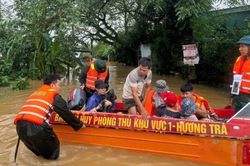Khẩn cấp ứng phó bão số 13: Hoàn thành sơ tán dân khỏi vùng nguy hiểm trước 15h hôm nay