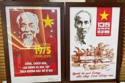 Tiếp nhận nhiều tài liệu, hiện vật quý về Chủ tịch Hồ Chí Minh
