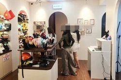Phụ huynh tố con gái bị quay lén trong phòng thay đồ tiệm chụp ảnh, clip phát tán trên mạng