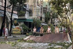 Khắc phục ngay trường học, cơ sở y tế bị thiệt hại do bão số 13, hoàn thành trước ngày 10/11