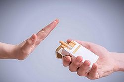 Bớt một điếu thuốc, thêm một ngày khỏe mạnh nơi công sở