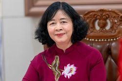 Bà Bùi Thị Minh Hoài giữ chức Chủ tịch Ủy ban Trung ương MTTQ Việt Nam