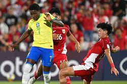 Ruan Pablo ghi bàn vào lưới Indonesia, lọt tầm Man City