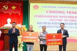 Quốc Oai khen thưởng 22 hộ gia đình tiêu biểu trong Ngày hội Đại đoàn kết toàn dân tộc