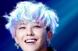 Hơn 50.000 khán giả Việt bùng nổ trong concert của G-Dragon