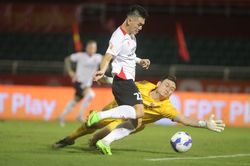 HLV Tây Ban Nha học nhiều điều từ V-League, chưa nghĩ đến cuộc đua vô địch