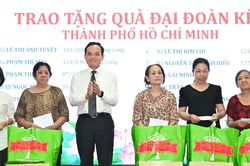 Mỗi người dân góp phần viết nên câu chuyện về sự gắn bó, sẻ chia