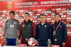 HLV Đinh Hồng Vinh: 'U22 Việt Nam chạy nước rút cho SEA Games 33'