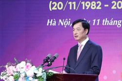 Bí thư Thành ủy Hà Nội: 'Bất cứ khó khăn, vướng mắc nào của thầy cô, chúng tôi sẽ giải quyết nhanh nhất, không né tránh'