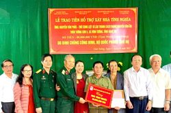Hội Hỗ trợ gia đình liệt sĩ tỉnh Nghệ An trao hỗ trợ xây dựng 2 nhà tình nghĩa tại xã Vĩnh Tường và Đại Đồng