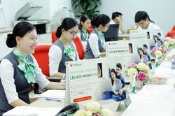 Ngân hàng tăng thu ngoài lãi: Hướng đi chiến lược cho tăng trưởng bền vững
